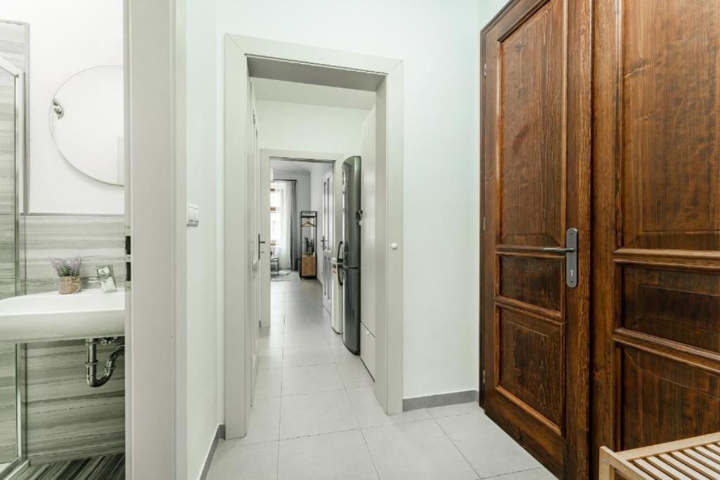 דירות Nice Apartman In New Town פראג מראה חיצוני תמונה